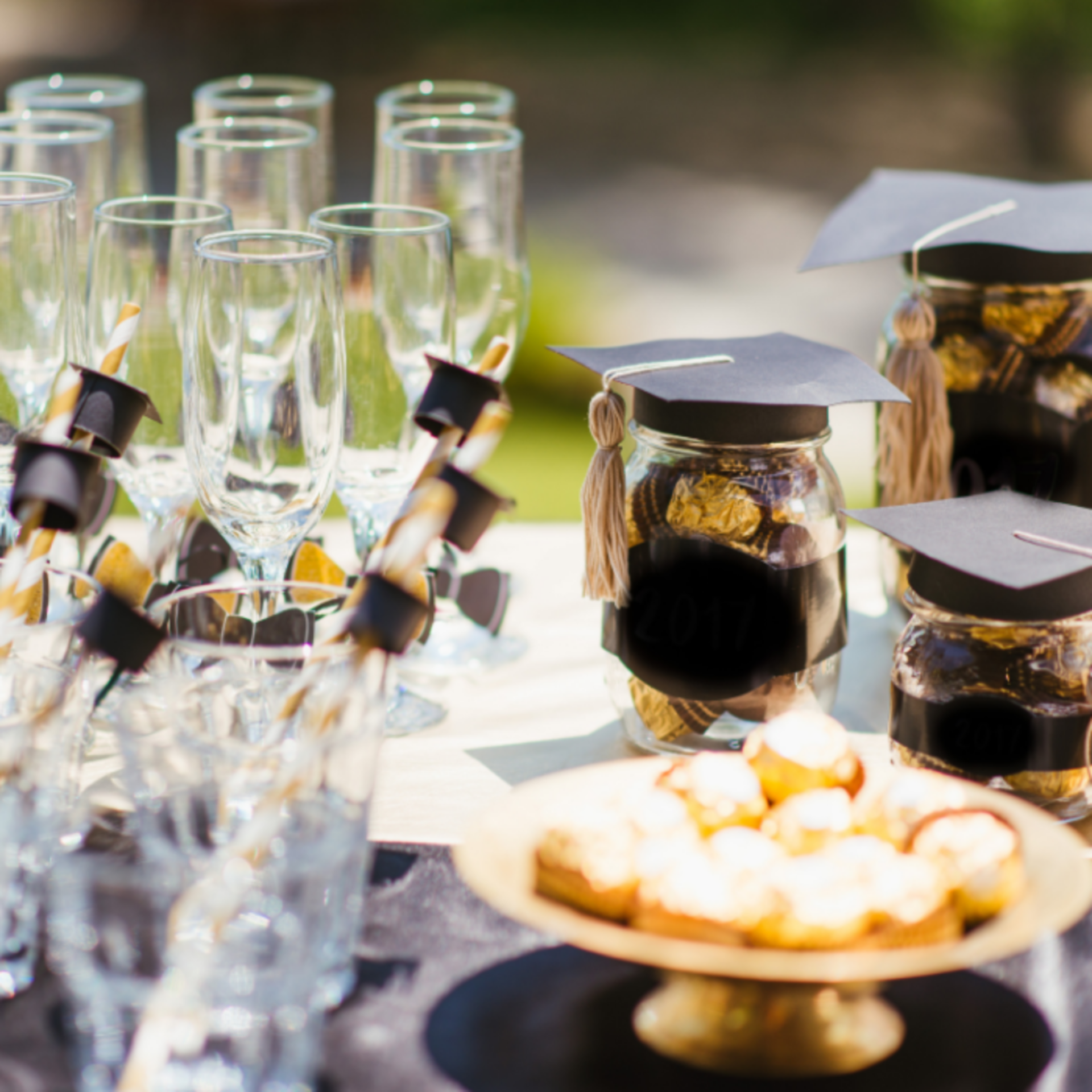 25 KIiller Ideas to Throw an Amazing Graduation Party